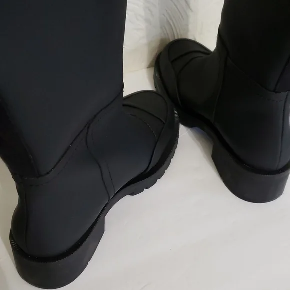 RARE ZARA Lug Sole Low Heel Black Rubberized Bloggers Favorite Size 7.5 - Picture 10 of 10